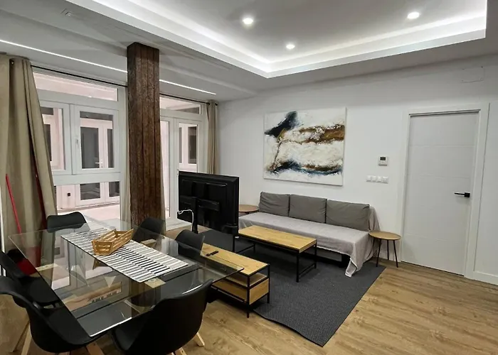 Exclusive Luxury Stay At Plaza Uncibay, Malaga Center